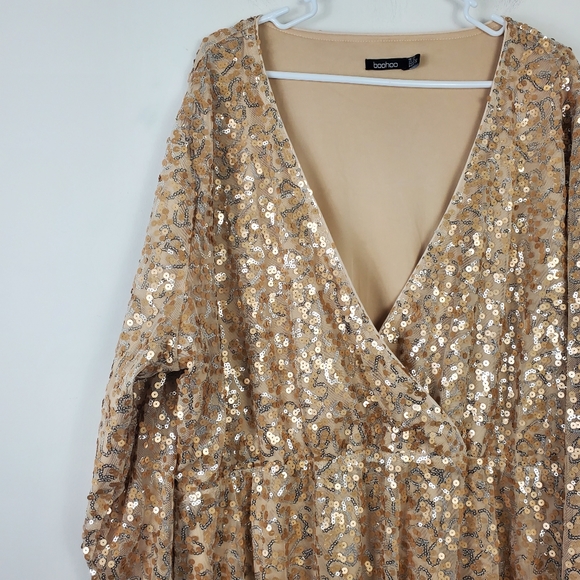Boohoo Dresses & Skirts - Boohoo Gold Sequins Dress Womens Size 20 Deep V Neck Long Sleeve Party Dress